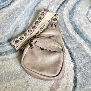 Shrrie Women's Crossbody Travel Everyday Bag